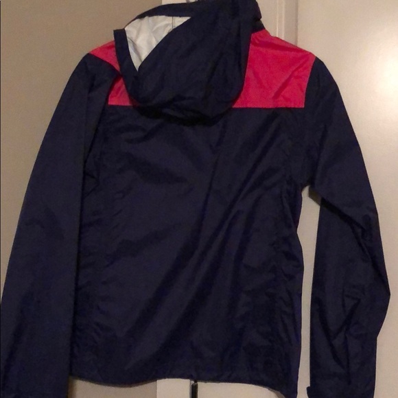 Vineyard Vines Rain jacket pullover - Size Small - Picture 5 of 5